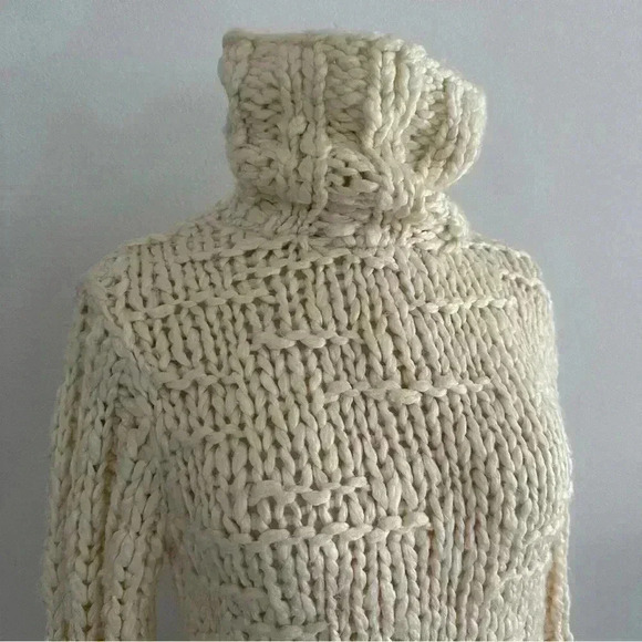 Vintage BCBGMaxazria Collection Chunky Knit Turtleneck Sweater Wool Blend M - Picture 5 of 11